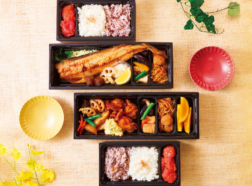 [さち福やCAFÉ] 白米と十五穀米の2種
類の炊きたてごはんが入ったお弁当