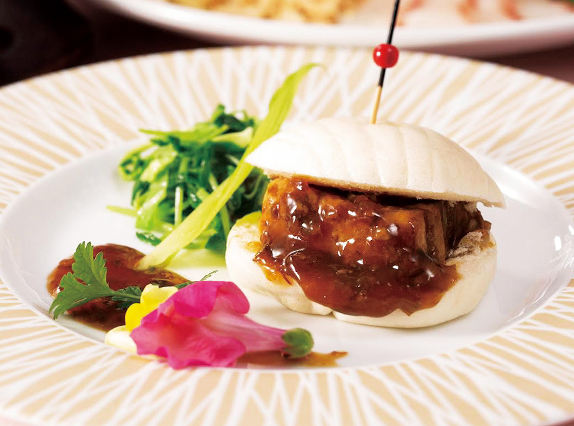 [中国料理 謝朋殿] 長崎うずしおポークのやわらか角煮 蒸しパン添え