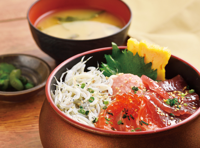 [茅ケ崎 海ぶね] 4色丼