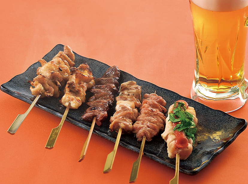 [YAKITORI とり鉄]串焼き6本セット、生ビール