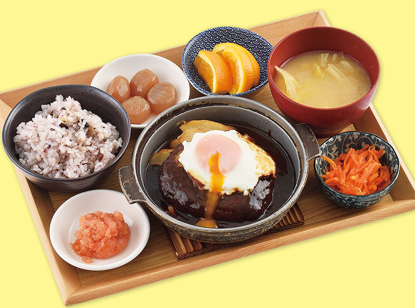 [さち福やCAFÉ] 半熟玉子の特製デミグラスソースハンバーグ定食